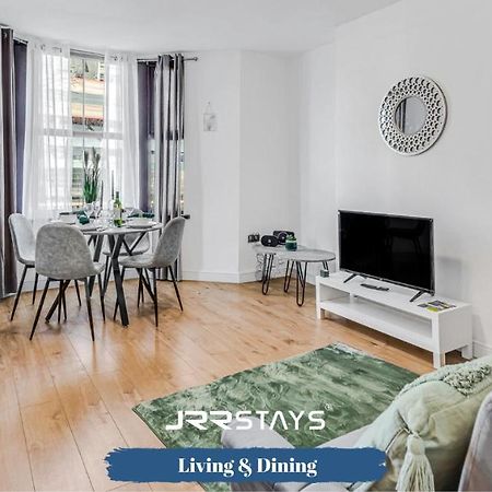 Cardiff Stylish 2 Bedroom Sleeps 6 Wi-Fi - Jrr Stays Екстериор снимка