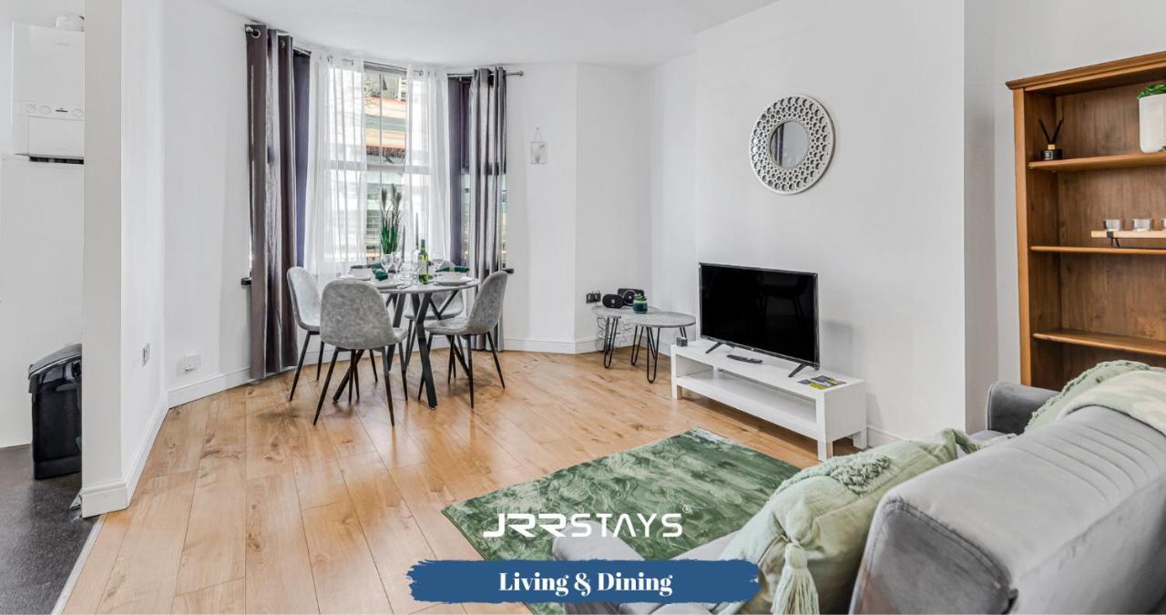 Cardiff Stylish 2 Bedroom Sleeps 6 Wi-Fi - Jrr Stays Екстериор снимка