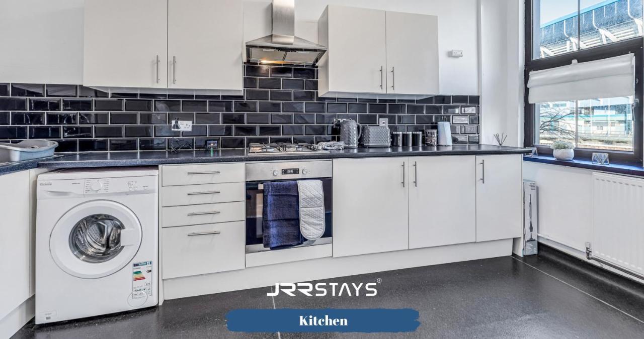 Cardiff Stylish 2 Bedroom Sleeps 6 Wi-Fi - Jrr Stays Екстериор снимка